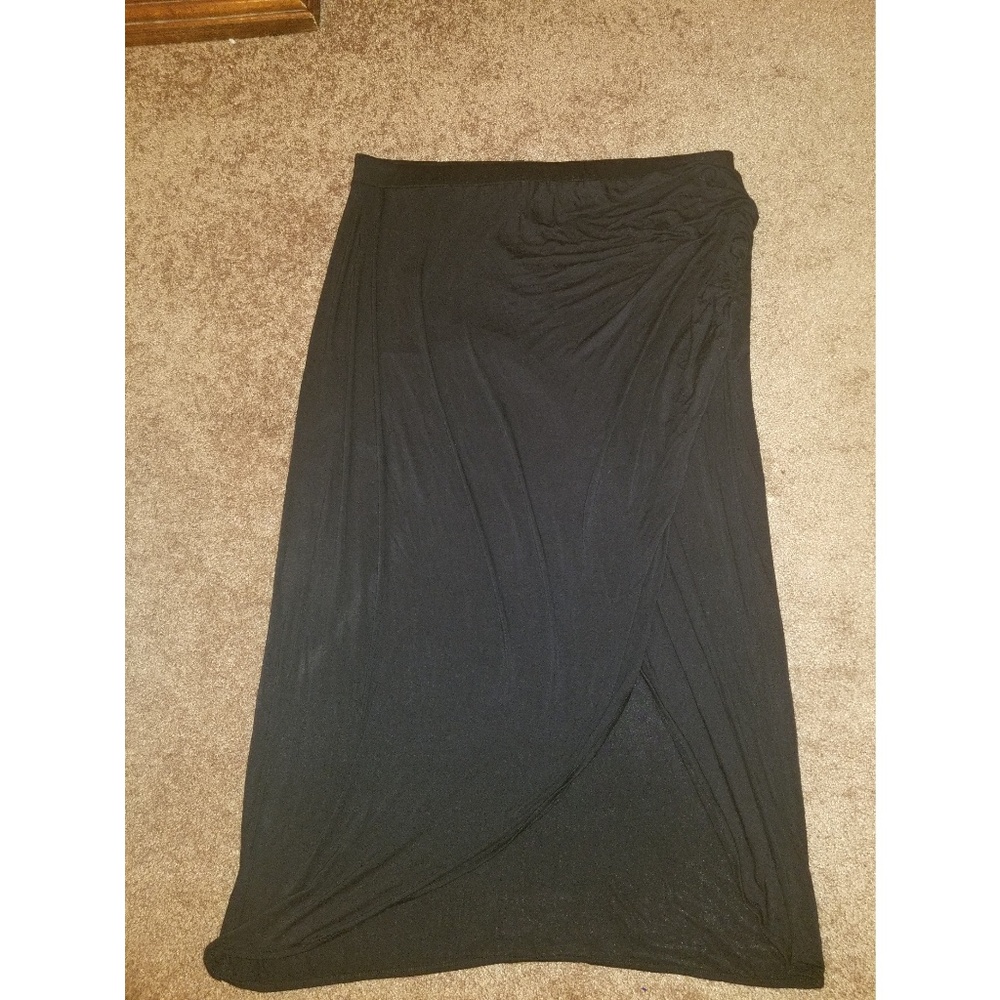 Worthington 2x black maxi skirt with split